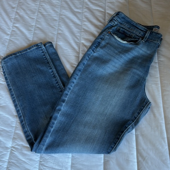 LEVI STRAUSS MID-RISE STRAIGHT LEG BLUE JEANS SIZE 12 - Picture 3 of 7